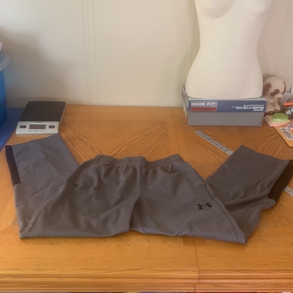 Under armor loose fit pants - Picture 4 of 8